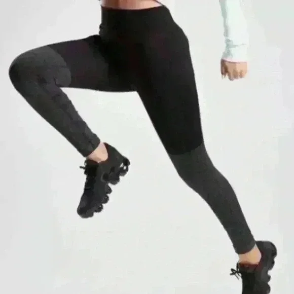 Gymshark Women's Seamless Two Tone Leggings - Picture 6 of 7